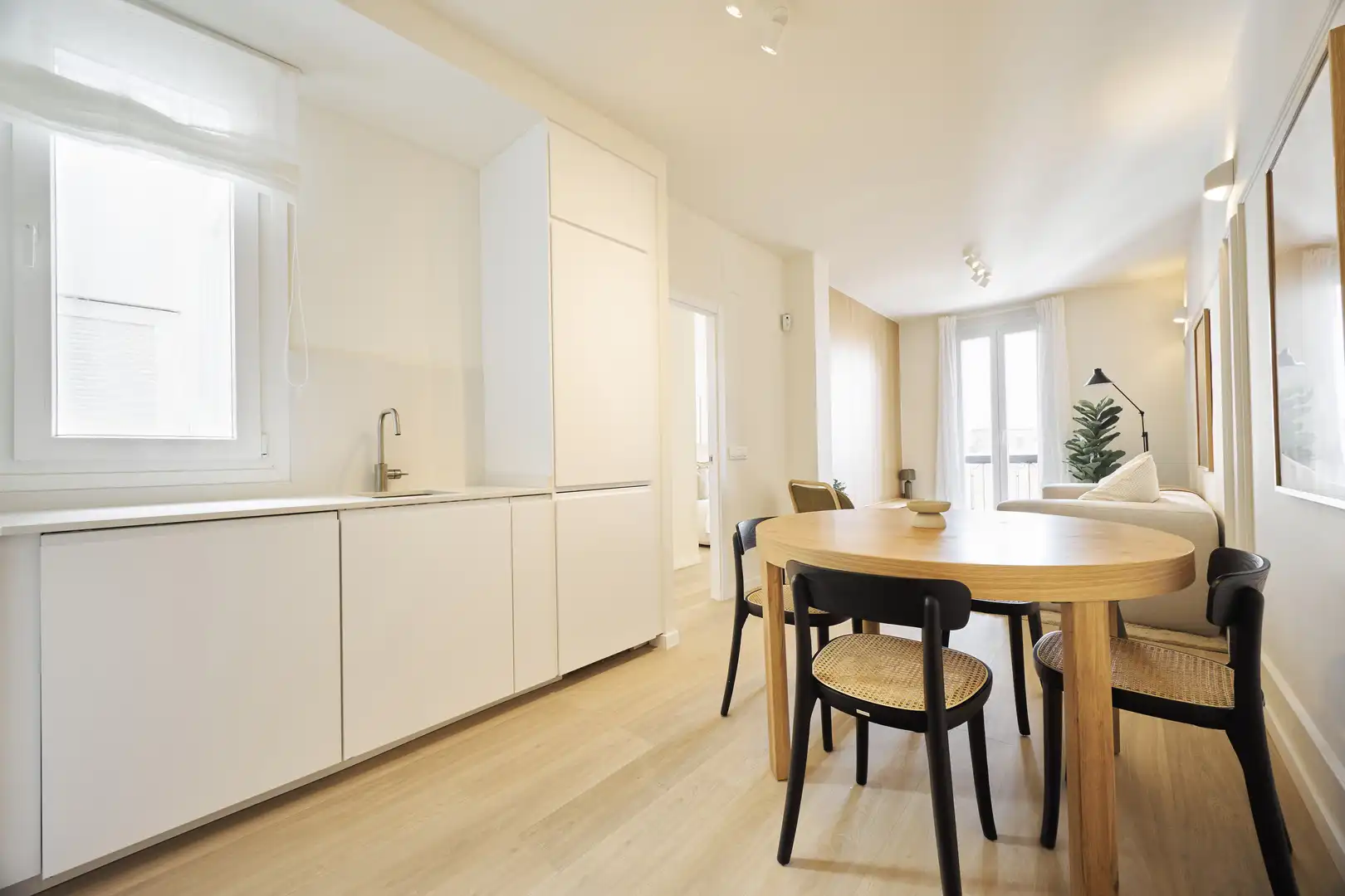 Küche von Wohnung zur Miete in Madrid mit Klimaanlage und Balkon