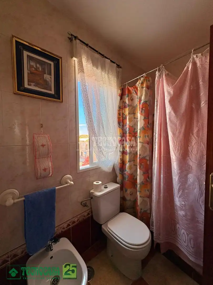 Baño de Casa adosada en venta en Lillo con Calefacción