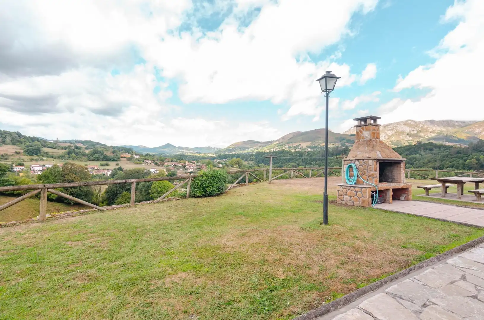 Jardín de Casa o chalet en venta en Piloña con Calefacción, Jardín privado y Parquet