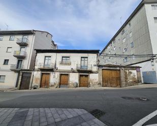 Vista exterior de Edifici en venda en Béjar