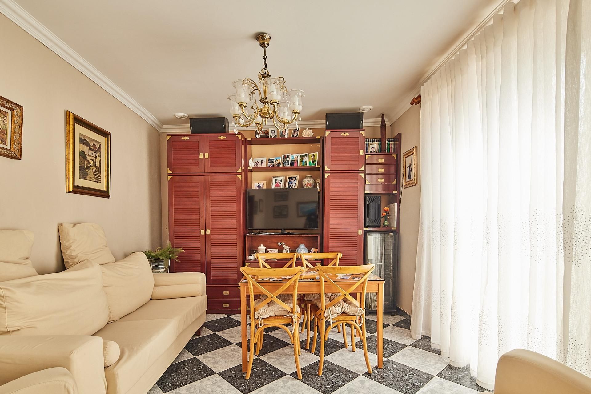 Sala d'estar de Pis en venda en  Cádiz Capital amb Terrassa i Balcó