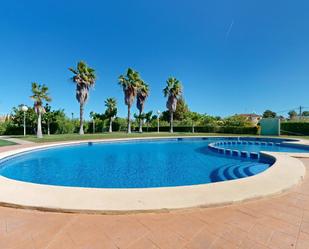 Piscina de Casa adosada en venda en Turís amb Aire condicionat, Terrassa i Balcó