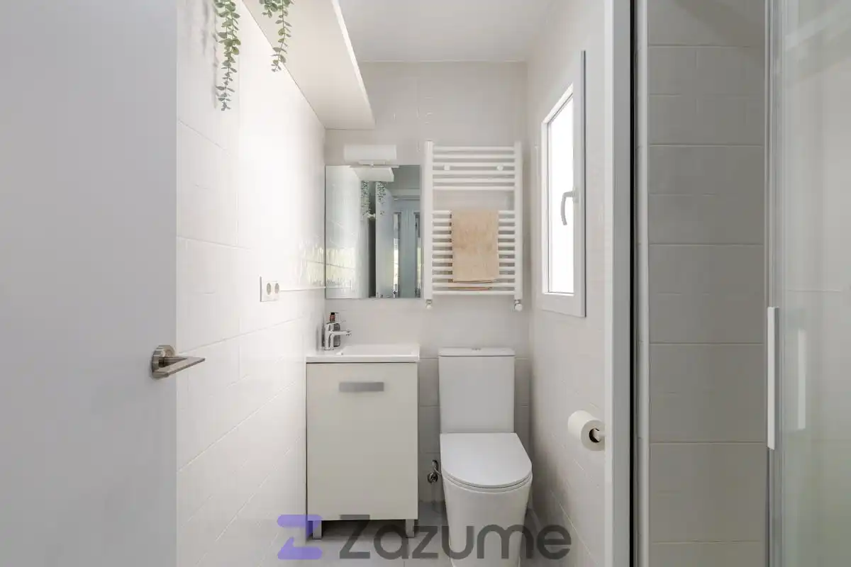 Badezimmer von Wohnung zur Miete in Madrid mit Klimaanlage, Heizung und Parkett