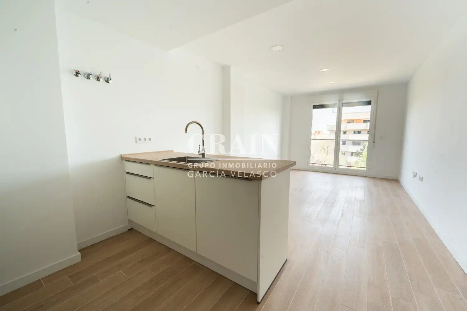 Dormitori de Apartament en venda en Albacete amb Calefacció, Traster i Piscina