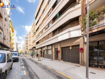 Pis amb balcó en venda a Calle Calle Tejeiro 21