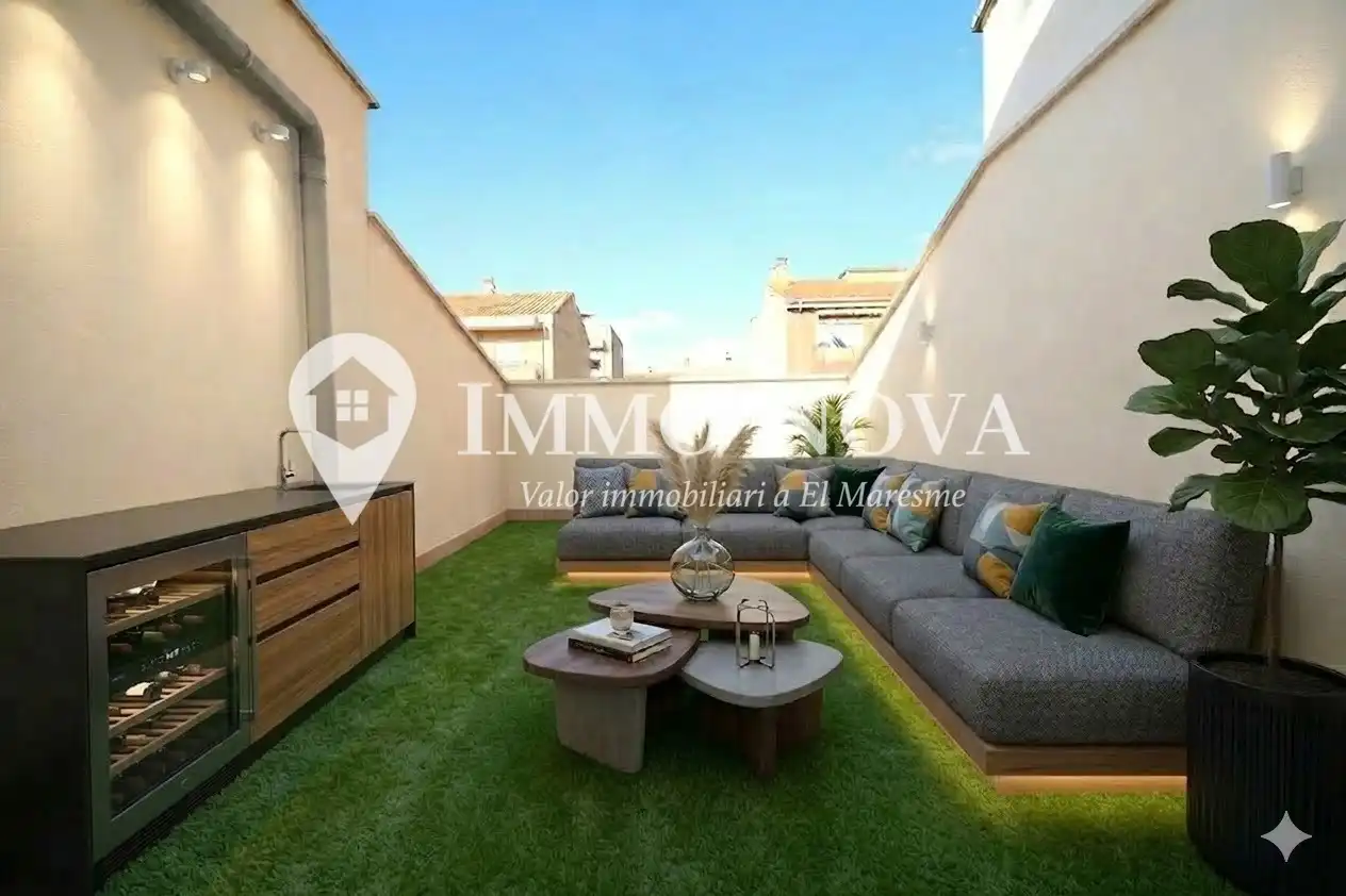 Terraza de Ático en venta en Mataró con Calefacción, Parquet y Terraza