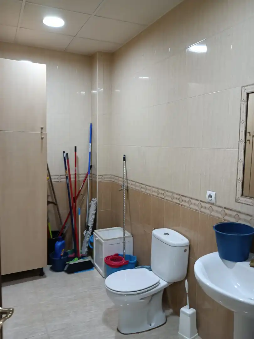 Business premises for sale in La Carlota, imagen 2