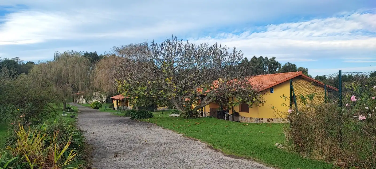 Außenansicht von Country house zum Verkauf in Llanes mit Heizung, Privatgarten und Terrasse