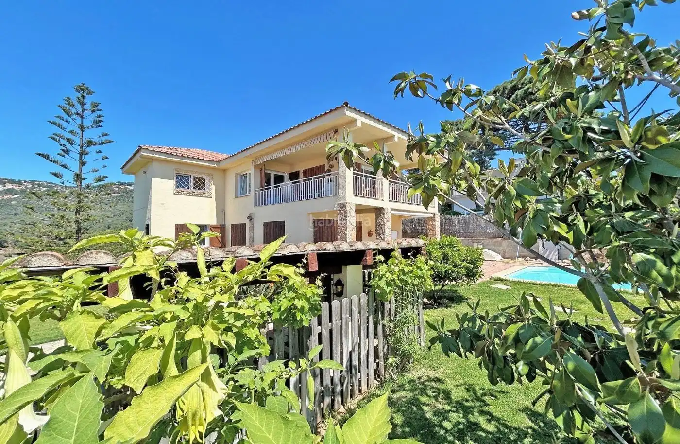 House with garden for sale in Carrer Leipzig 6