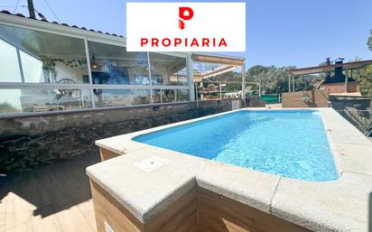 Piscina de Casa o xalet en venda en Sant Vicenç Dels Horts amb Aire condicionat, Jardí privat i Terrassa