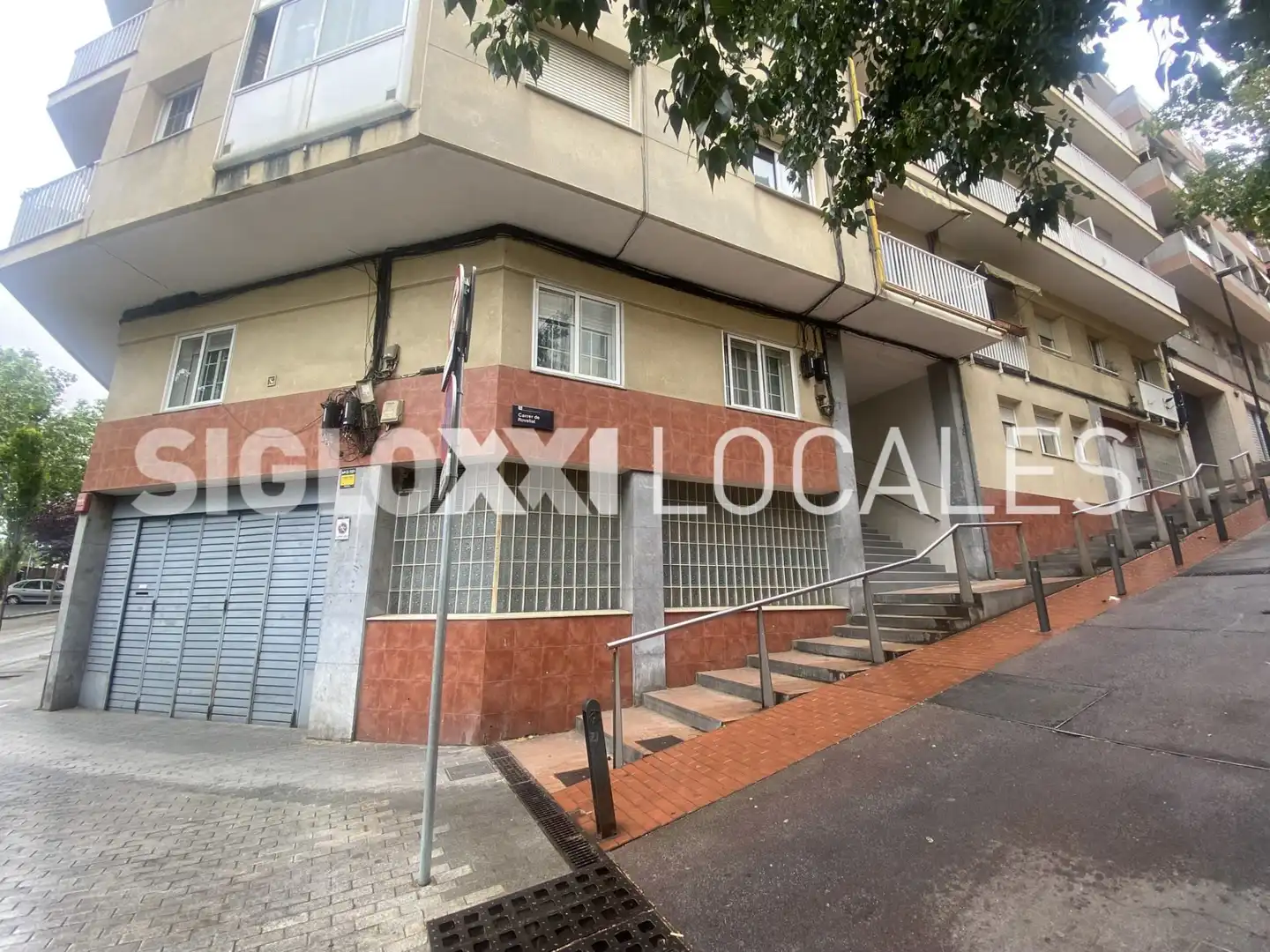 Local commercial à vendre à ROVELLAT, imagen 2