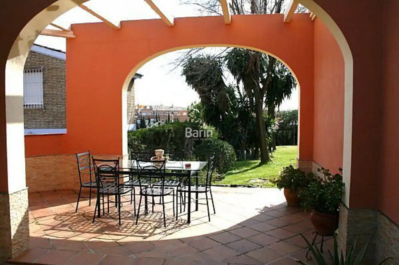 Terrassa de Casa o xalet en venda en Camas amb Aire condicionat, Jardí privat i Moblat