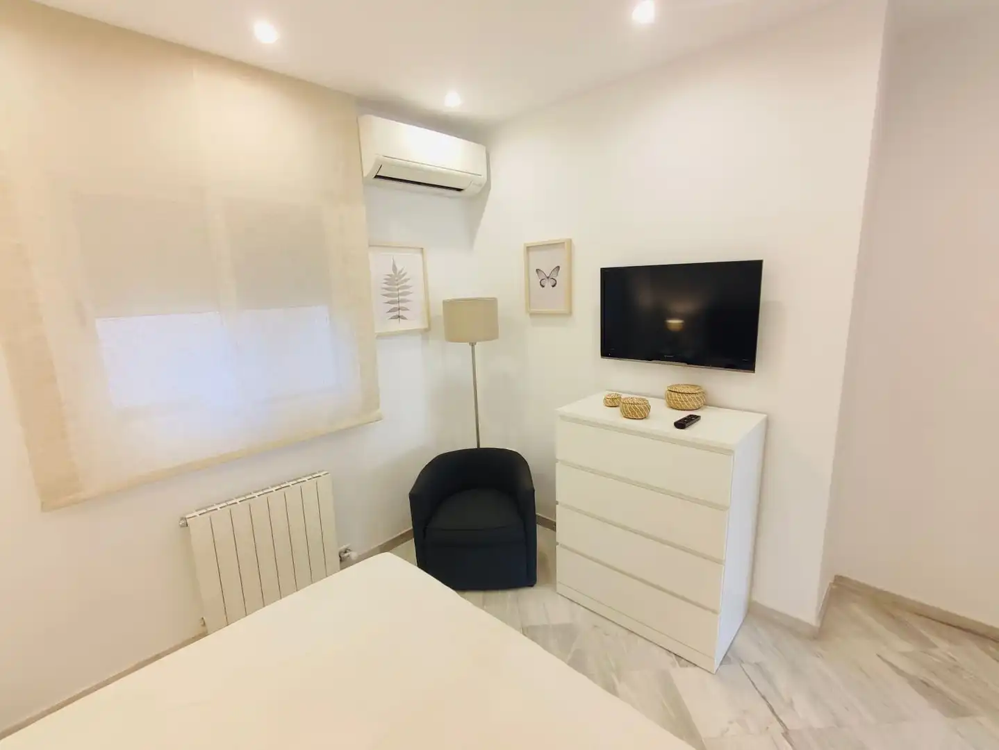 Bedroom of Flat for rent in Granada  with Air Conditioner, Heating and Terrace