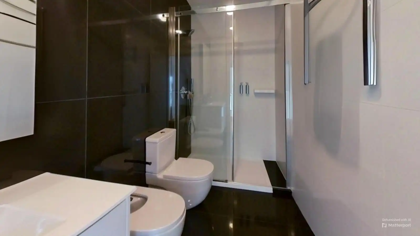 Bathroom of Flat for sale in Santiago de Compostela   with Air Conditioner, Heating and Terrace