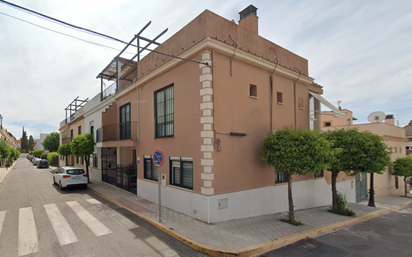 Vista exterior de Casa o xalet en venda en Castilleja de Guzmán