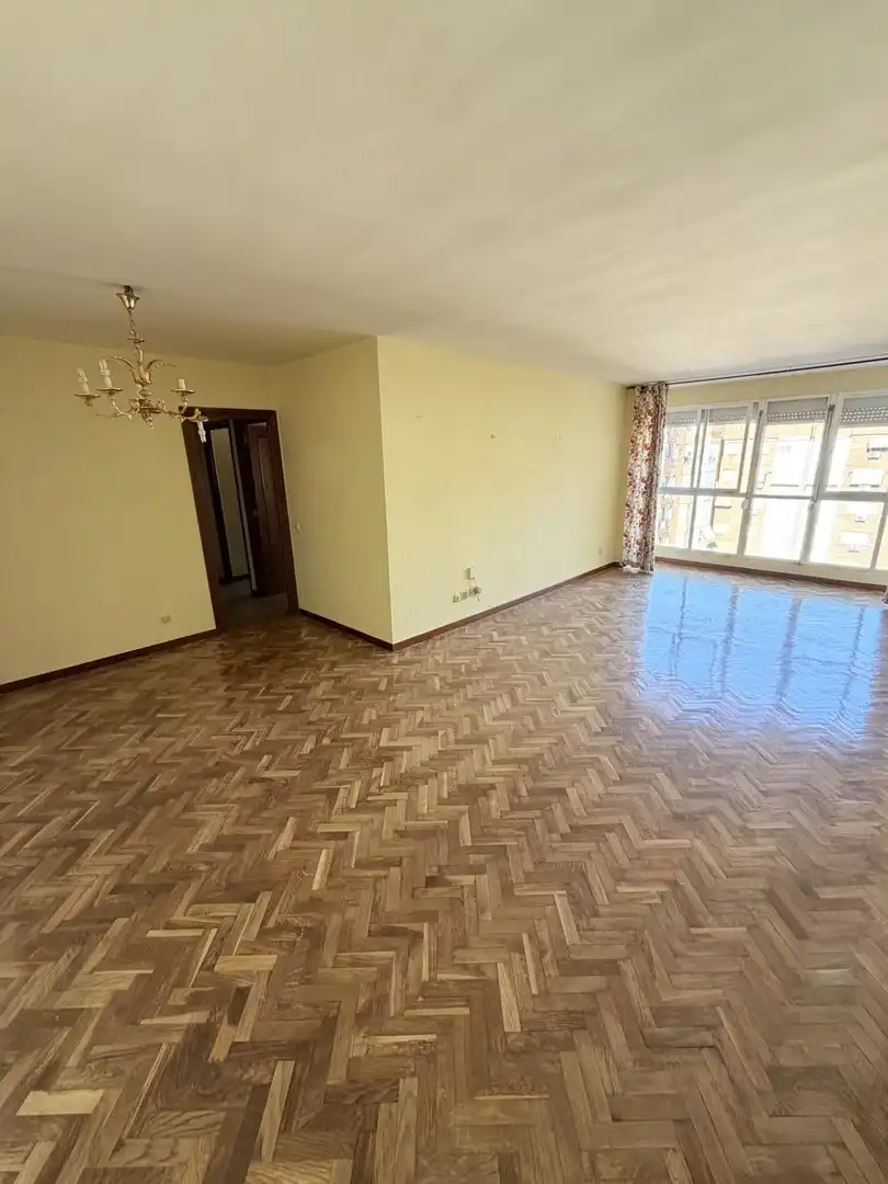 Living room of Flat for sale in Torrejón de Ardoz  with Air Conditioner, Heating and Parquet flooring