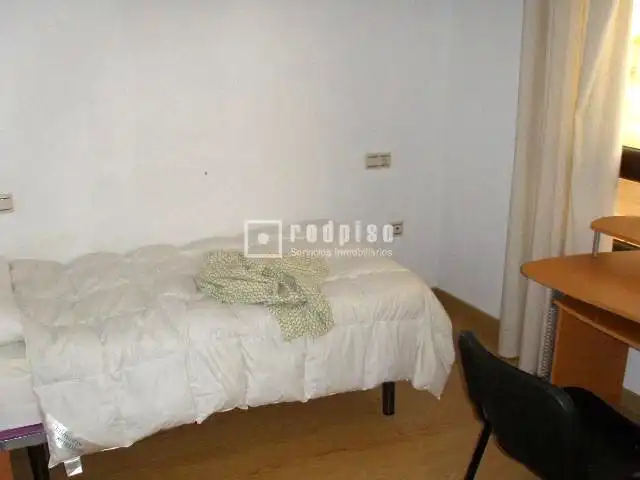 Bedroom of Flat for rent in Málaga  with Air Conditioner, Heating and Private garden