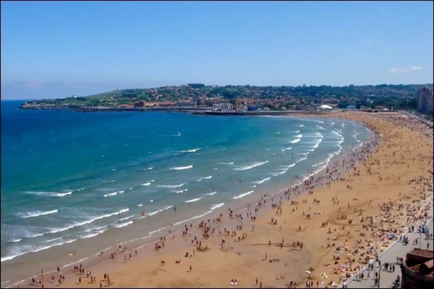 Außenansicht von Country house zum Verkauf in Gijón  mit Klimaanlage, Privatgarten und Terrasse