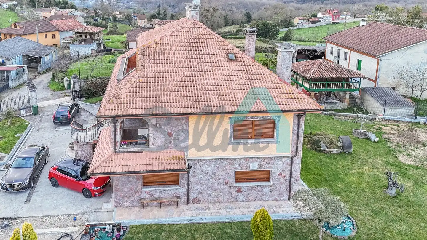 Houses for sale in Camíno De Castañéu, Viella - Granda - Meres