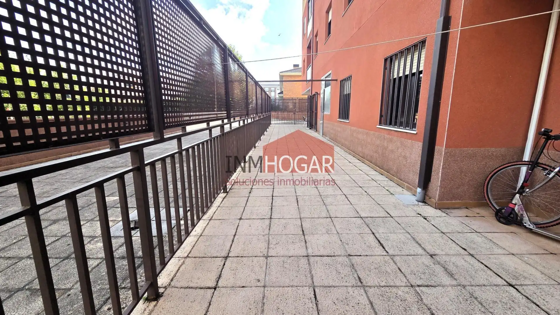 Vista exterior de Piso en venta en Sónsoles
