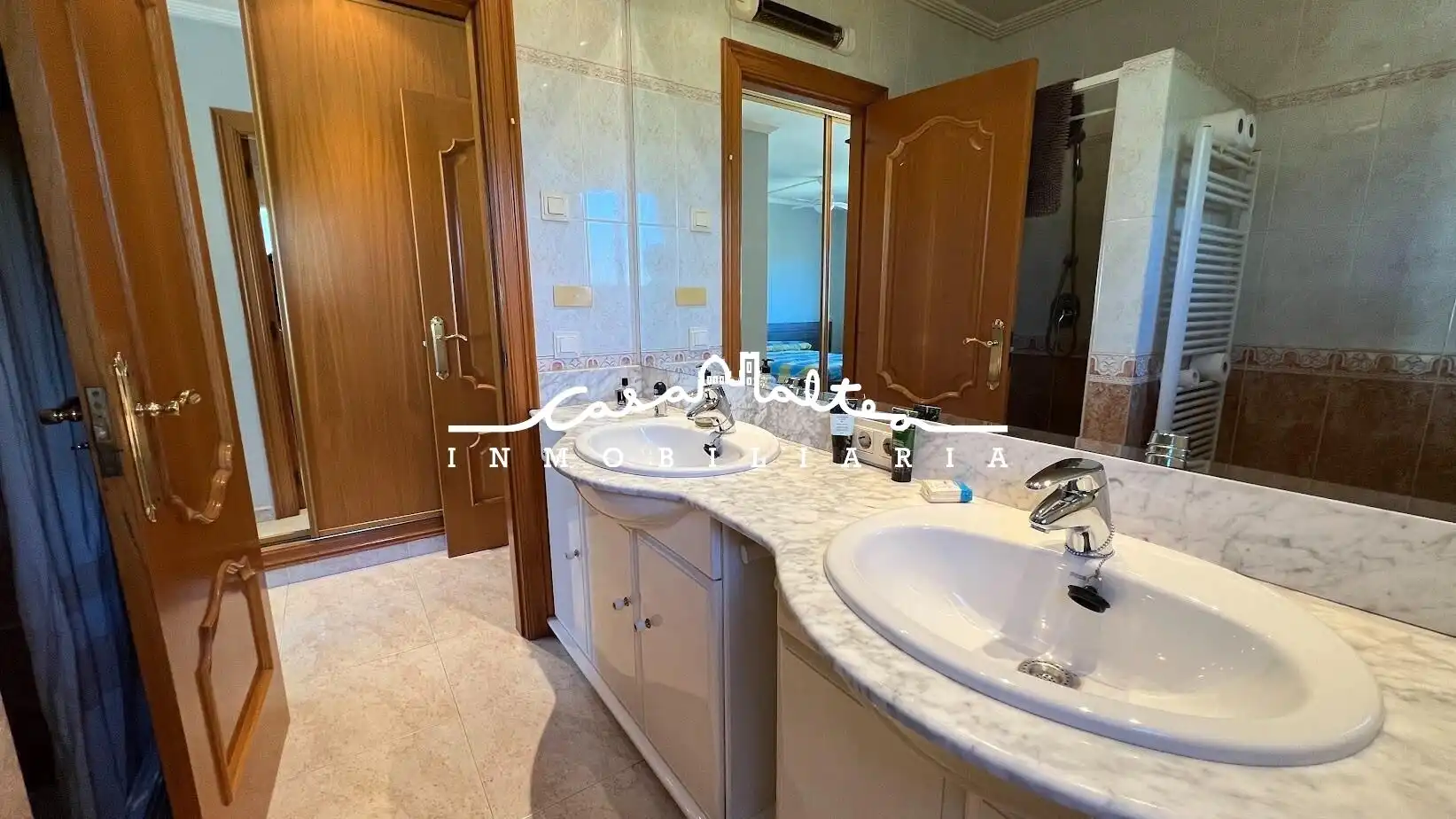Bathroom of Houses for sale in L'Alfàs del Pi  with Private garden, Terrace and Swimming Pool