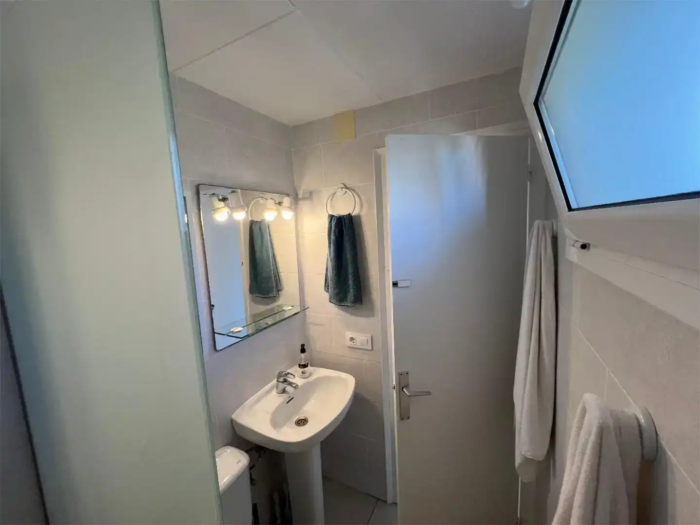 Bathroom of Flat for sale in L'Estartit  with Air Conditioner, Furnished and Balcony