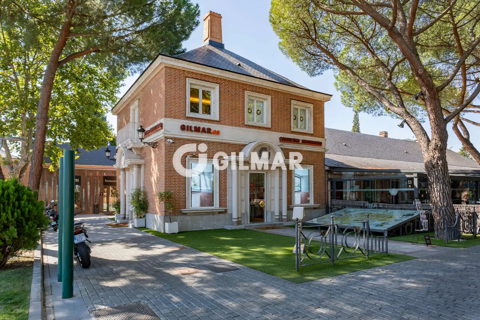Detached house with pool for sale in Urbanización La Moraleja