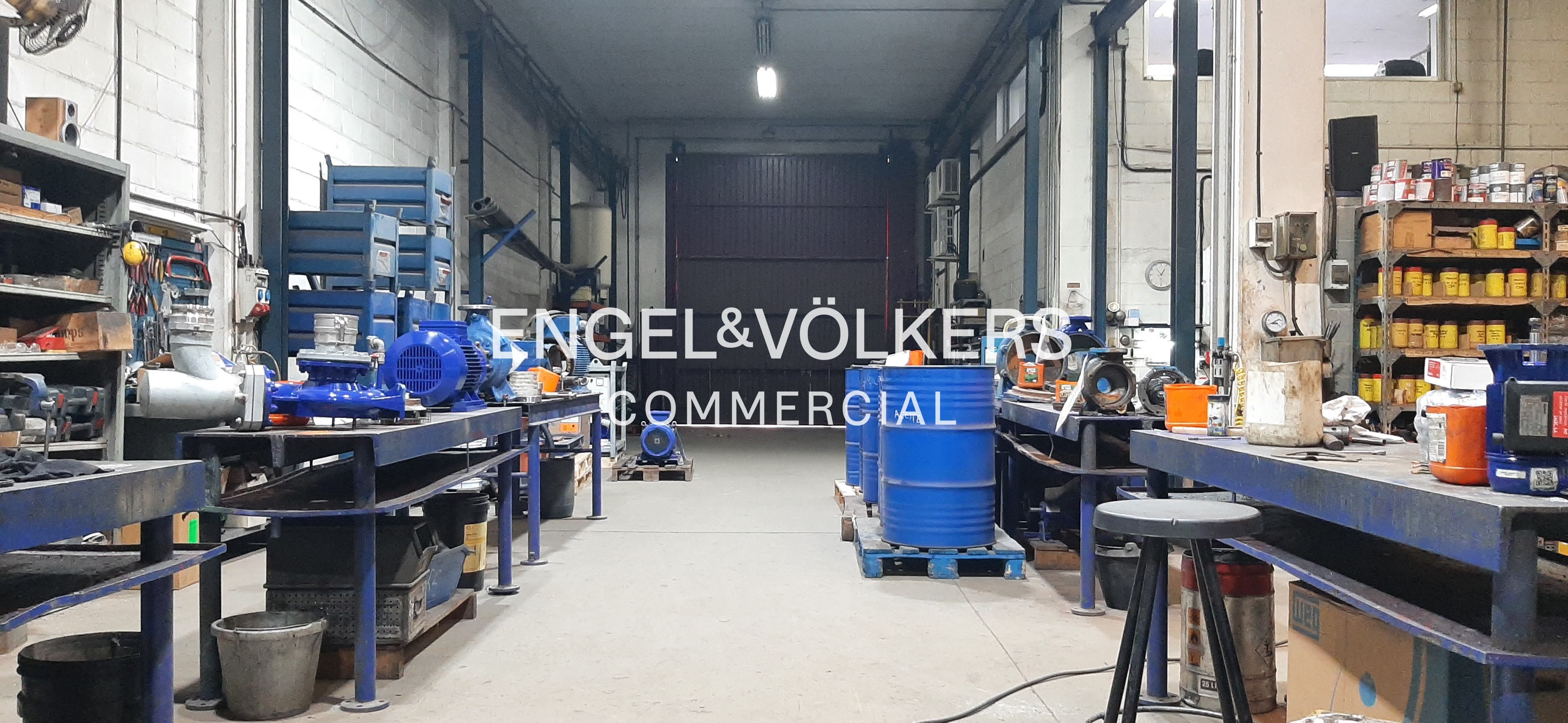 Nave industrial en venta en Barberà del Vallès