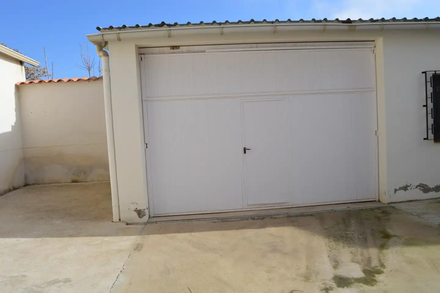 Aparcament de Casa o xalet en venda en Torrubia del Campo amb Calefacció, Traster i Moblat