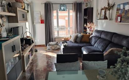 Living room of Flat for sale in Requena  with Air Conditioner and Balcony