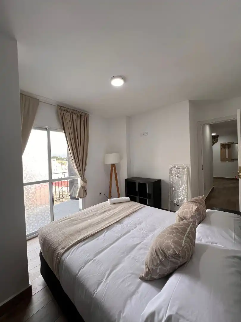 Room in Calle José Canalejas, 3, Parque Victoria Eugenia