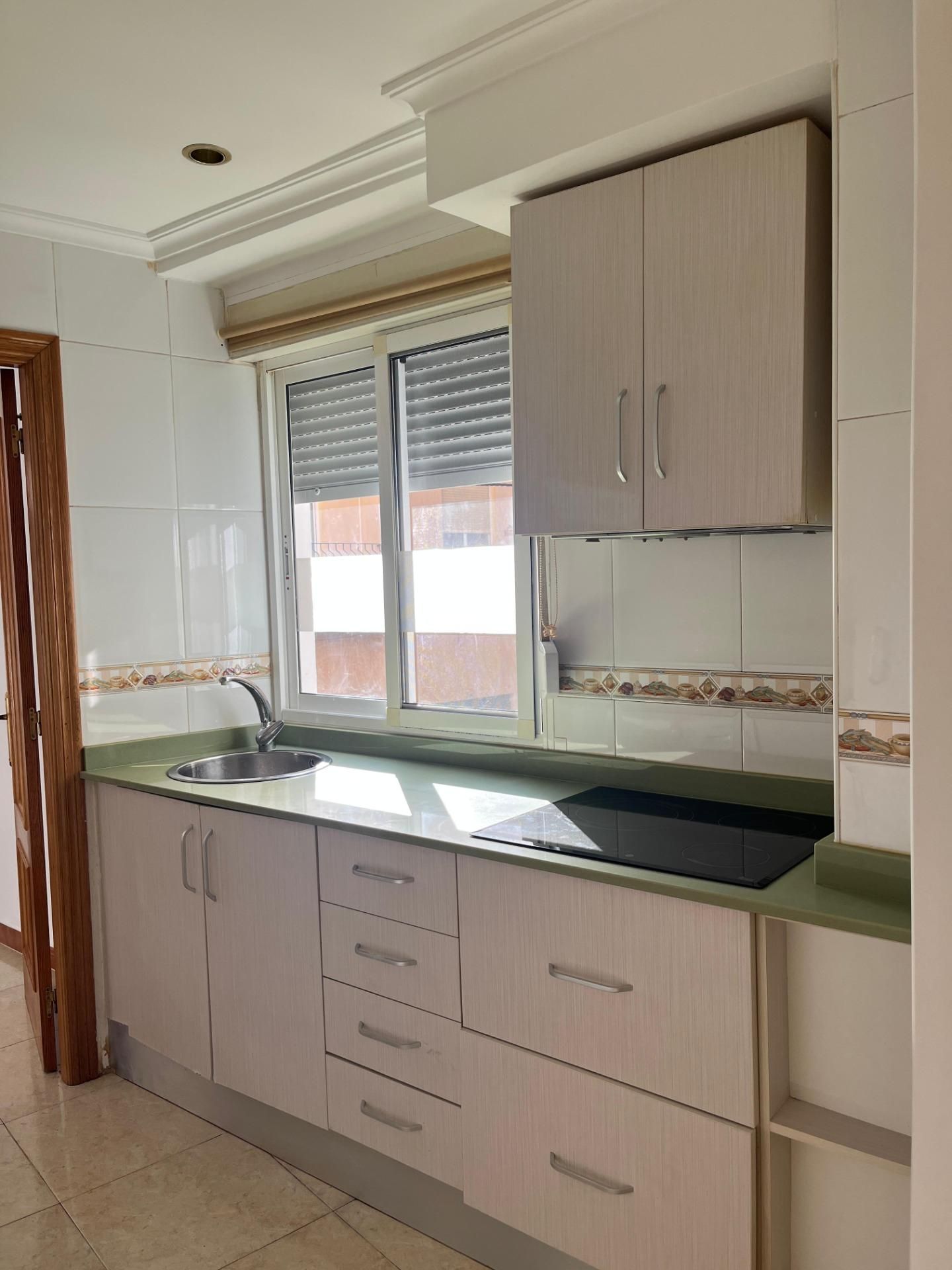 Cuina de Pis de lloguer en Elche / Elx amb Aire condicionat i Calefacció