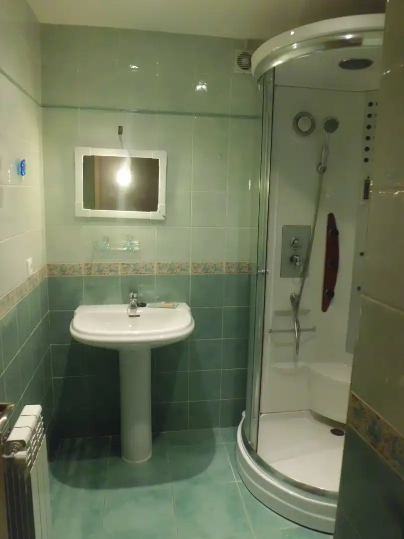 Baño de Piso de alquiler en Narón con Calefacción, Parquet y Trastero