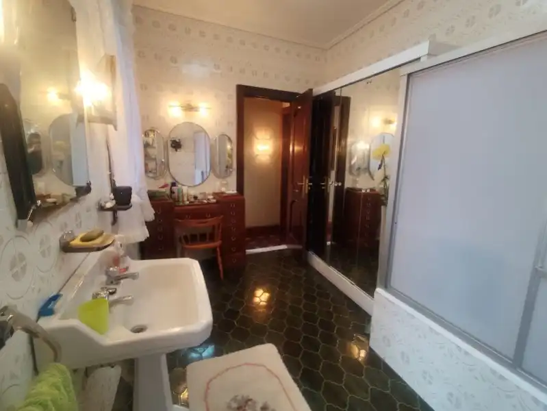 Bathroom of Flat for sale in Muros de Nalón  with Furnished