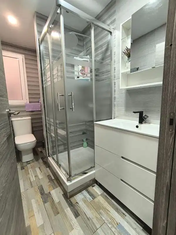 Bathroom of Flat for sale in Málaga  with Air Conditioner, Heating and Furnished