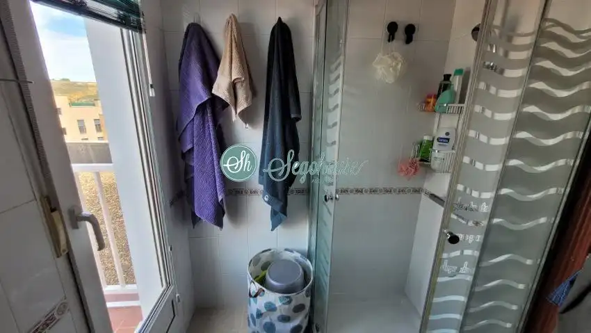 Bathroom of Flat for sale in Segovia  with Heating, Parquet flooring and Terrace