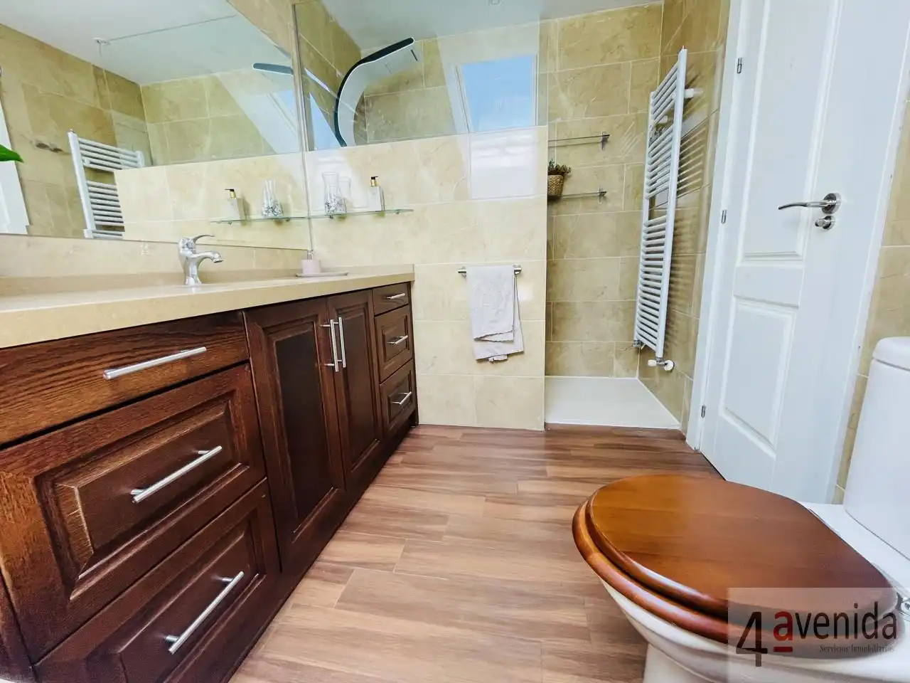 Bathroom of Houses for sale in Las Regueras    with Heating, Private garden and Swimming Pool
