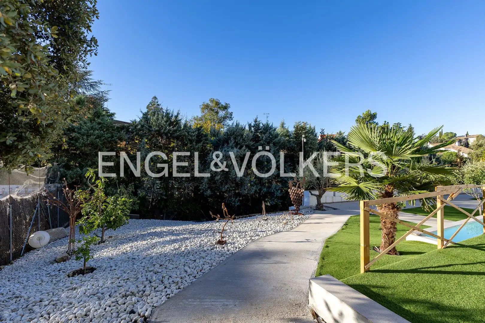 Study for rent in Club de Golf