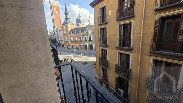 Piso en Venta en De Gerona en Sol