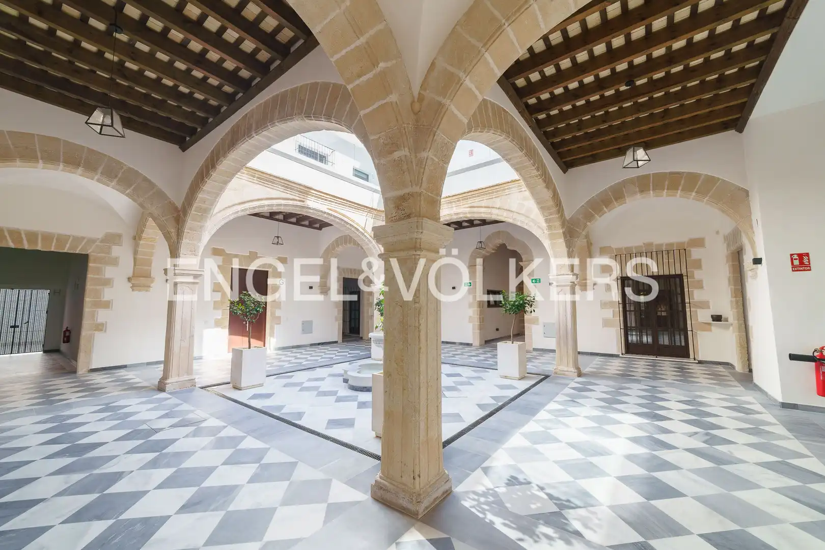 Casa adosada en venda en El Puerto de Santa María amb Calefacció