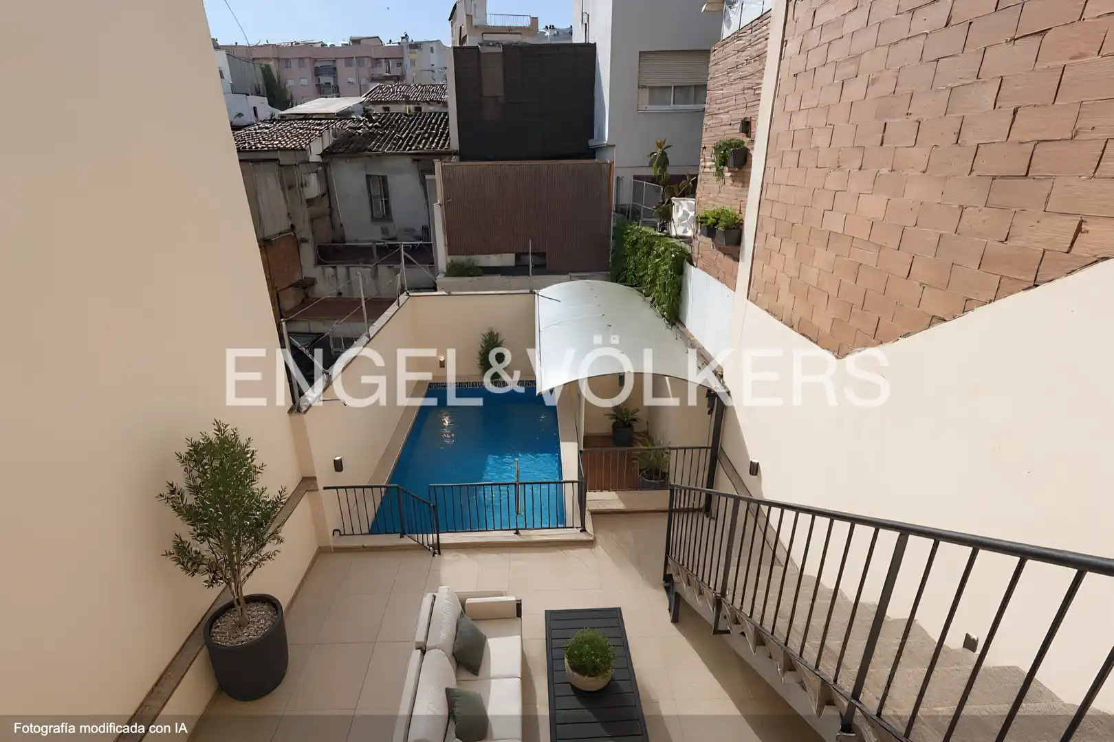 Terrassa de Casa adosada en venda en Sant Boi de Llobregat amb Aire condicionat, Calefacció i Jardí privat