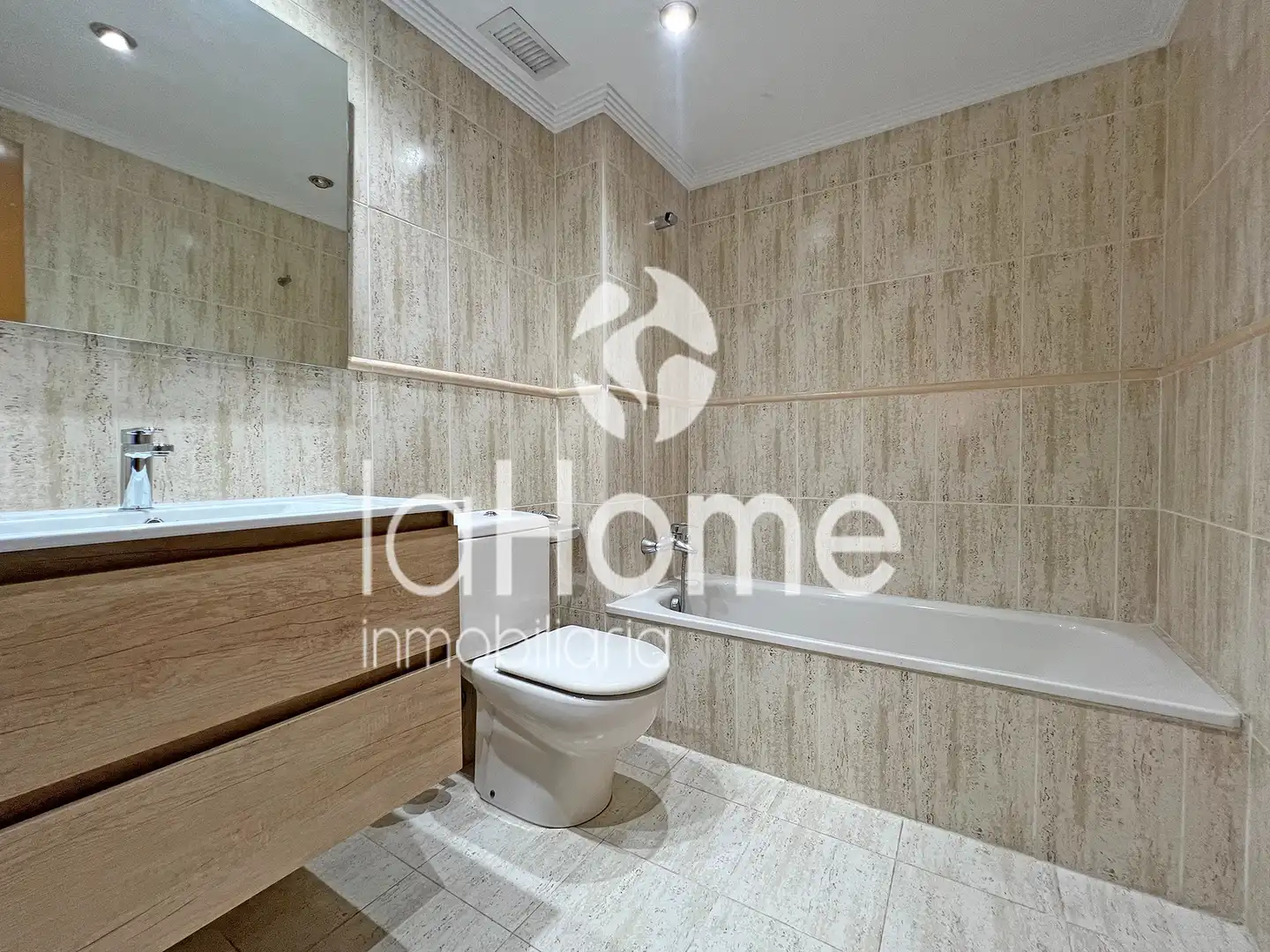 Baño de Piso de alquiler en Paterna con Aire acondicionado, Parquet y Terraza