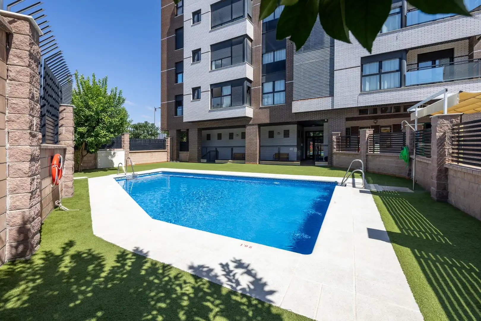 Piso con terraza en venta en Avenida de la Ilustración