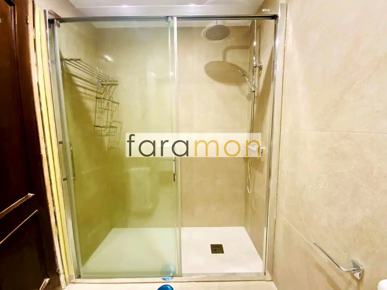Bathroom of Flat for rent in Vigo   with Air Conditioner, Heating and Terrace