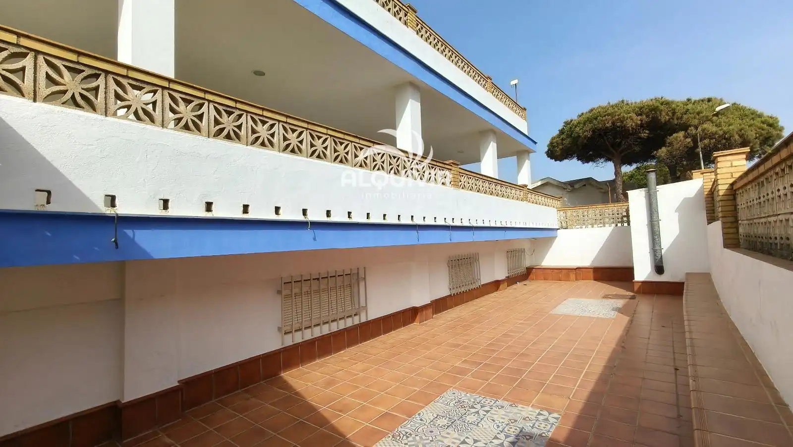 Vista exterior de Edificio en venta en Almonte