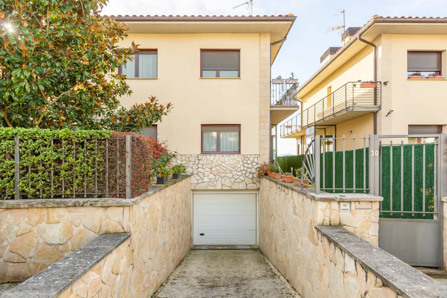 Vista exterior de Casa o xalet en venda en Berrioplano / Berriobeiti amb Calefacció, Jardí privat i Parquet