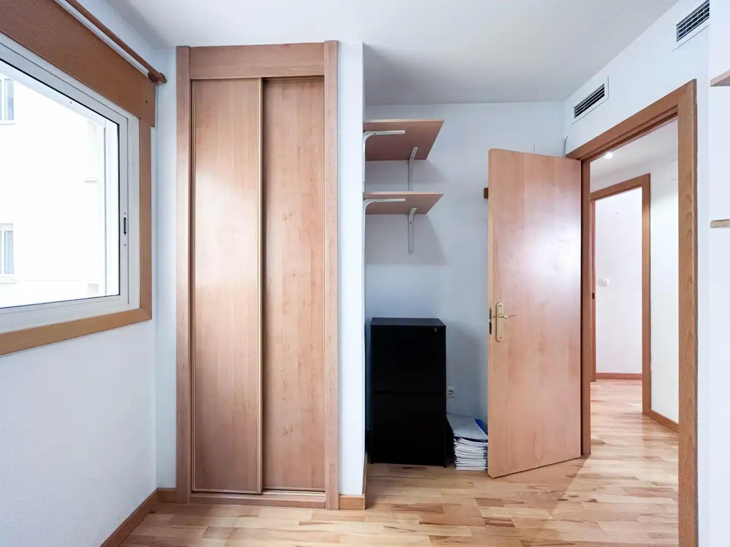 Bedroom of Flat for rent in Paterna  with Air Conditioner, Heating and Private garden