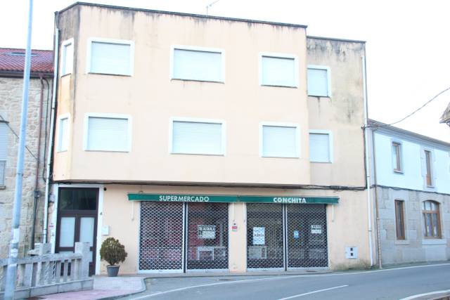 Local comercial en Alquiler en Avenida la Bella Otero en Valga