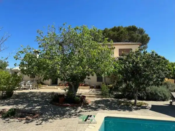 Casa rústica amb piscina en venda a Baeza, imagen 6