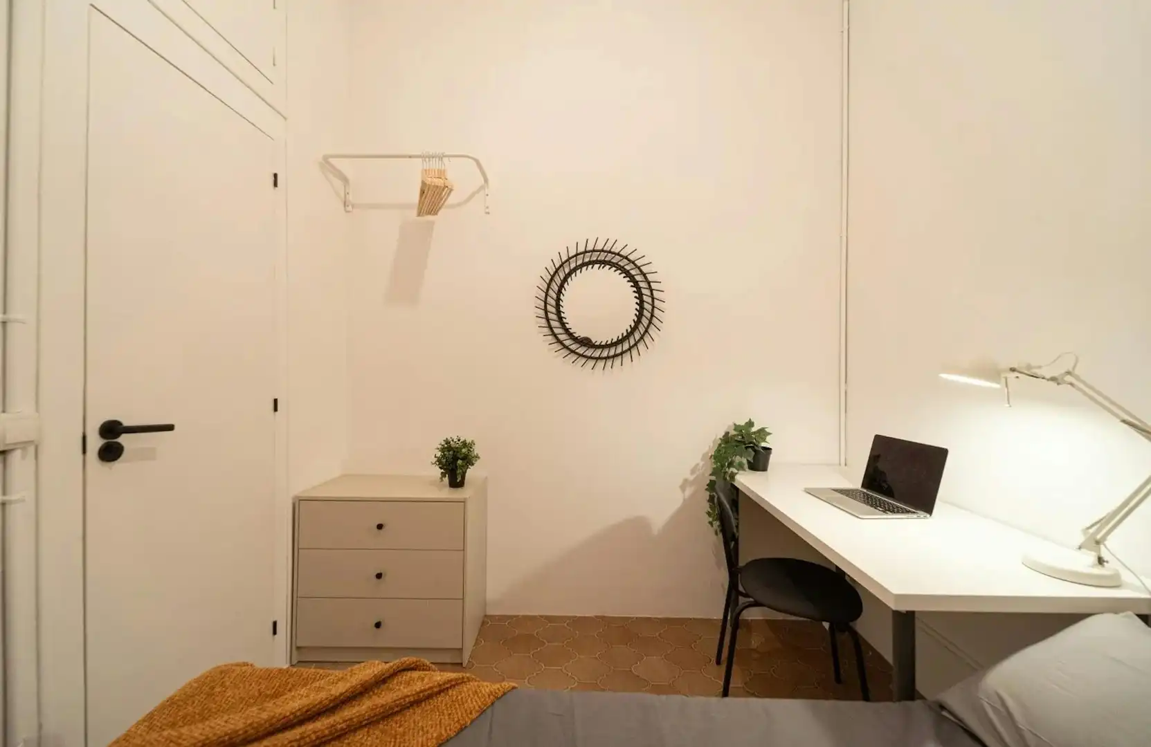 Habitación de Piso para compartir en Barcelona con Calefacción y Lavadora